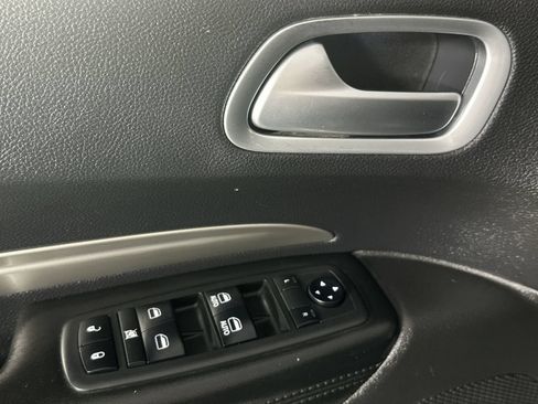 Used 2019 Dodge Durango SXT AWD/4WD image 13