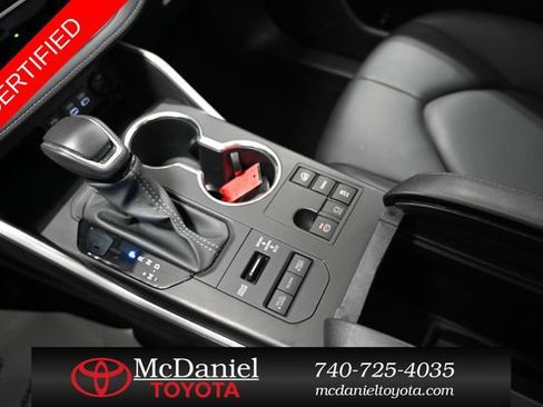 Certified 2025 Toyota Highlander XLE image 19