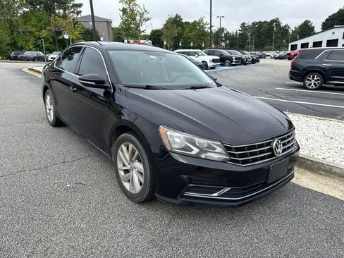 Used 2018 Volkswagen Passat 2.0T SE FWD image 2