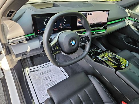 Used 2024 BMW 540i xDrive w/ Premium Package image 9