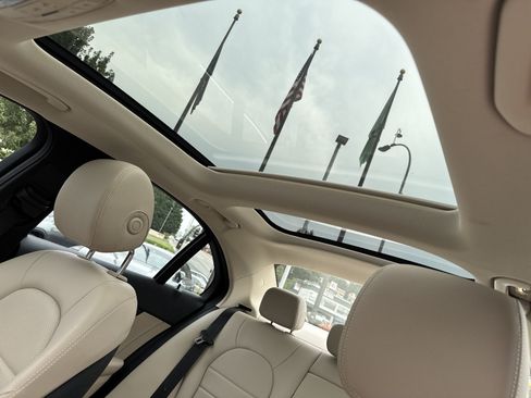 Used 2017 Mercedes-Benz C 300 4MATIC Sedan image 22