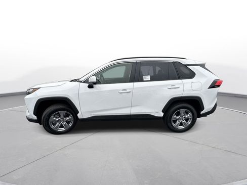 Used 2025 Toyota RAV4 XLE w/ Convenience Package image 9