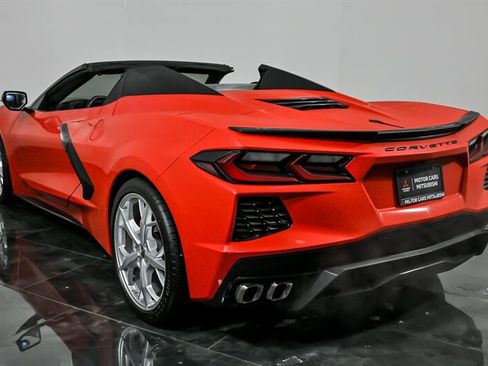 Used 2021 Chevrolet Corvette Stingray Convertible w/ 1LT image 9