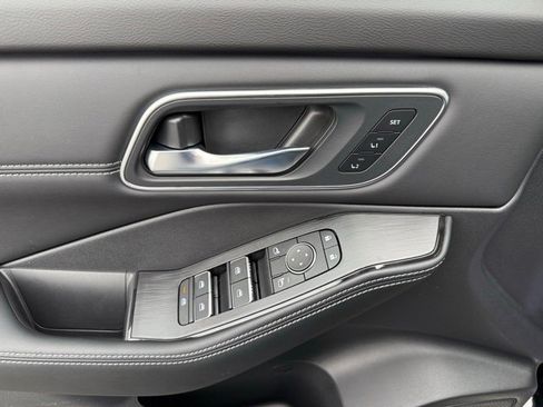 New 2026 Nissan Rogue Platinum w/ Platinum Premium Package image 11