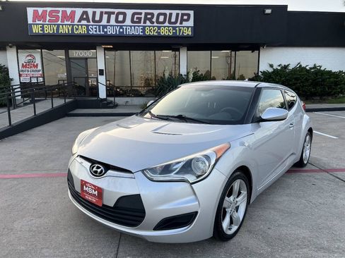 Used 2012 Hyundai Veloster FWD image 1