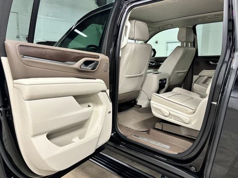 Used 2023 GMC Yukon XL Denali w/ Max Trailering Package AWD/4WD image 19