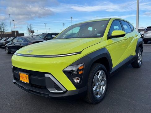 Certified 2025 Hyundai Kona SE image 8
