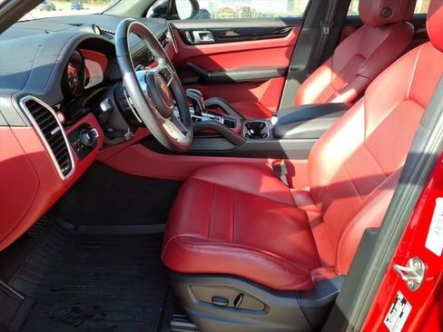 Used 2023 Porsche Cayenne Platinum Edition image 14