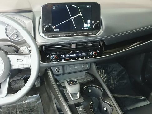 Used 2023 Nissan Rogue SL w/ SL Premium Package AWD/4WD image 19