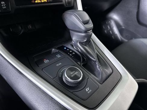 Used 2023 Toyota RAV4 LE AWD/4WD image 16