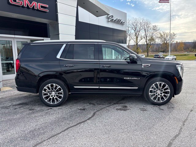 Used 2025 GMC Yukon Denali w/ Sun & Power Step Package AWD/4WD image 4