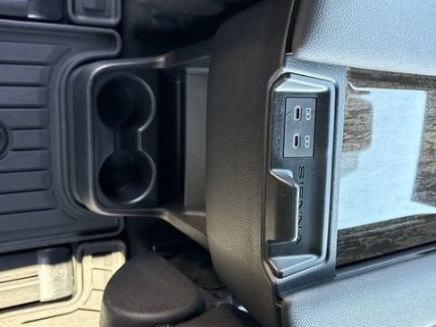 Used 2025 Toyota Sienna Limited AWD/4WD image 14