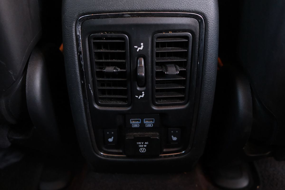 Used 2018 Jeep Grand Cherokee Summit w/ Skid Plate Group AWD/4WD image 36