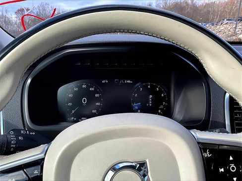 Used 2021 Volvo XC90 T6 Momentum w/ Protection Package Premier image 18