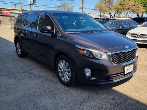 Used 2015 Kia Sedona EX w/ EX Premium Package FWD image 2
