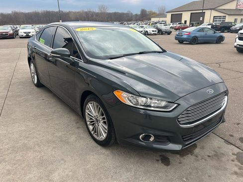 Used 2015 Ford Fusion SE w/ Equipment Group 202A image 3