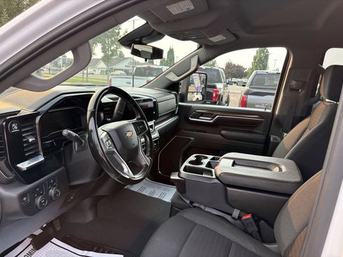 Used 2024 Chevrolet Silverado 2500 LT AWD/4WD image 10