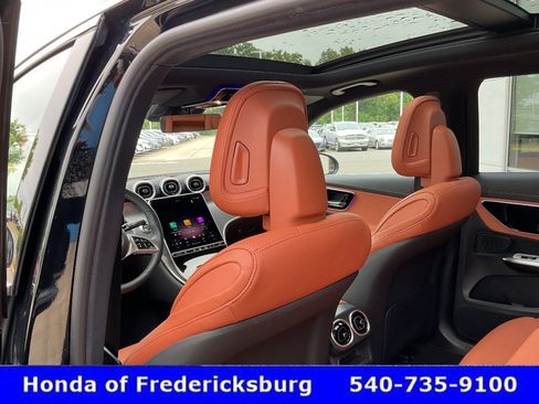 Used 2025 Mercedes-Benz GLC 300 4MATIC image 27