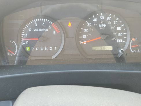 Used 2024 Isuzu NPR RWD image 26