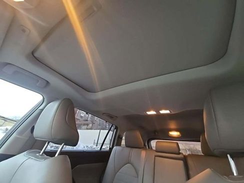 Used 2023 Toyota Highlander XLE image 8