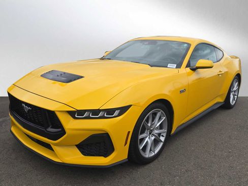 Used 2024 Ford Mustang GT Premium image 3