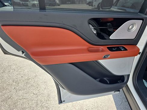 New 2025 Lincoln Aviator Reserve w/ Equipment Group 201A image 17