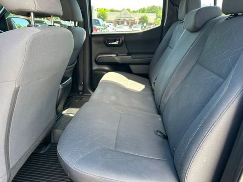 Used 2018 Toyota Tacoma TRD Sport w/ Technology Package AWD/4WD image 12