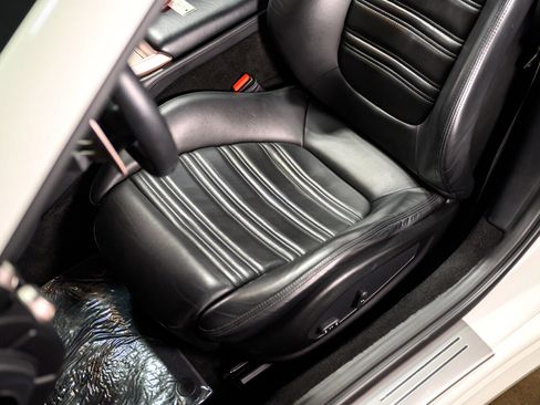 Used 2014 Ferrari California image 22