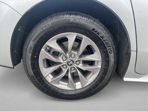 Used 2023 Toyota Sienna XLE image 26