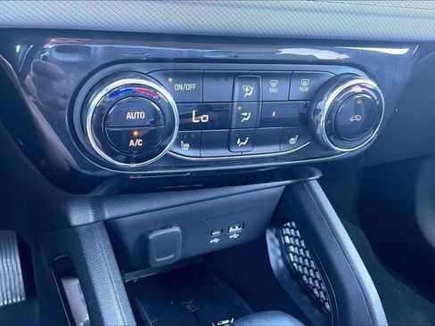 Used 2025 Chevrolet TrailBlazer LT w/ Convenience Package FWD image 30