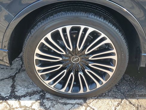 Certified 2023 Lincoln Aviator Black Label w/ Dynamic Handling Package image 7