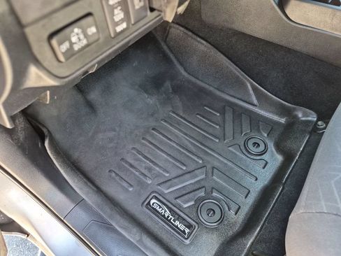 Used 2019 Toyota Tacoma TRD Off-Road AWD/4WD image 21