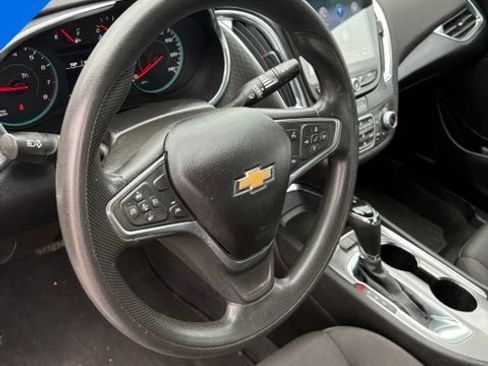 Used 2019 Chevrolet Malibu LT w/ Driver Confidence Package II FWD image 18