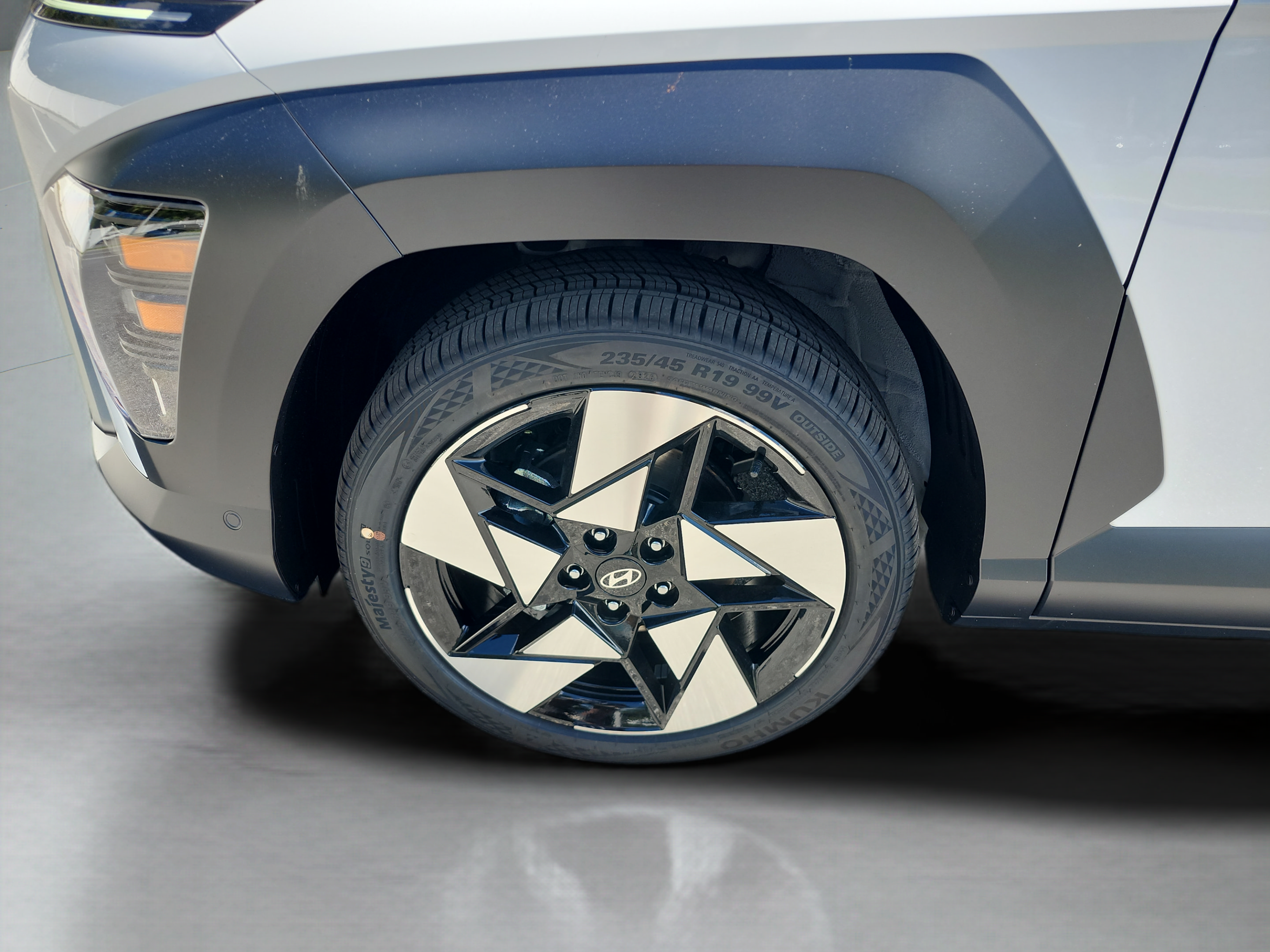 New 2027 Hyundai Kona Limited FWD image 9