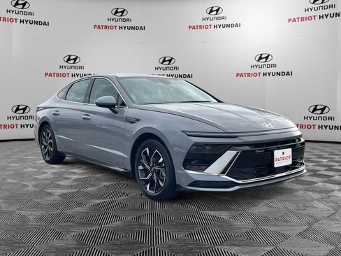 Certified 2024 Hyundai Sonata SEL FWD image 1