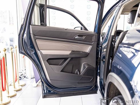 Used 2022 Volkswagen Atlas SE image 32