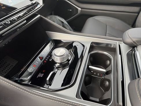 New 2026 Jeep Grand Wagoneer Limited image 39