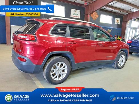 Used 2017 Jeep Cherokee Latitude w/ Comfort/Convenience Group AWD/4WD image 4
