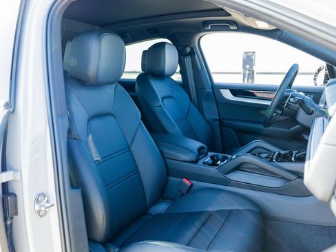 Certified 2026 Porsche Cayenne Coupe AWD/4WD image 28