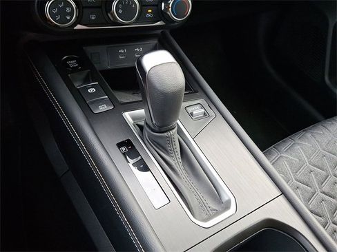 Used 2025 Nissan Kicks SV image 12