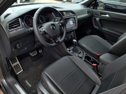 Certified 2021 Volkswagen Tiguan SE R-Line image 10