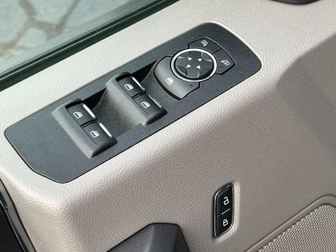 Used 2019 Ford F150 XLT w/ Equipment Group 302A Luxury AWD/4WD image 19