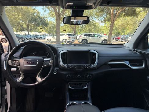 Used 2024 GMC Terrain SLT AWD/4WD image 34