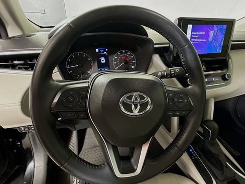 Certified 2025 Toyota Corolla Cross LE w/ Moonroof Package FWD image 12