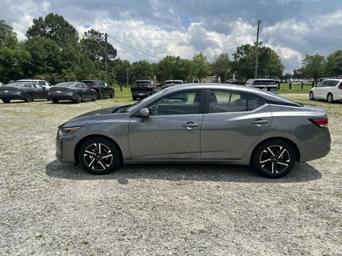 Used 2024 Nissan Sentra SV FWD image 8