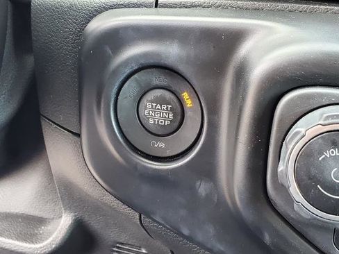 Used 2021 Jeep Gladiator Sport image 13