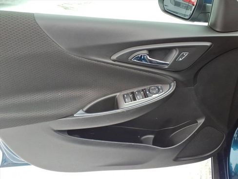 Used 2019 Chevrolet Malibu LT image 12