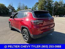 Used 2025 Jeep Compass Limited AWD/4WD image 10