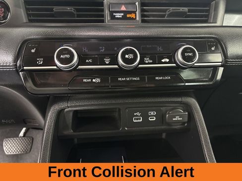 Used 2024 Honda Pilot Touring image 17