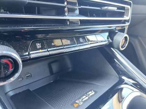 New 2025 Chevrolet Traverse LT w/ LPO, Floor Liner Package image 11